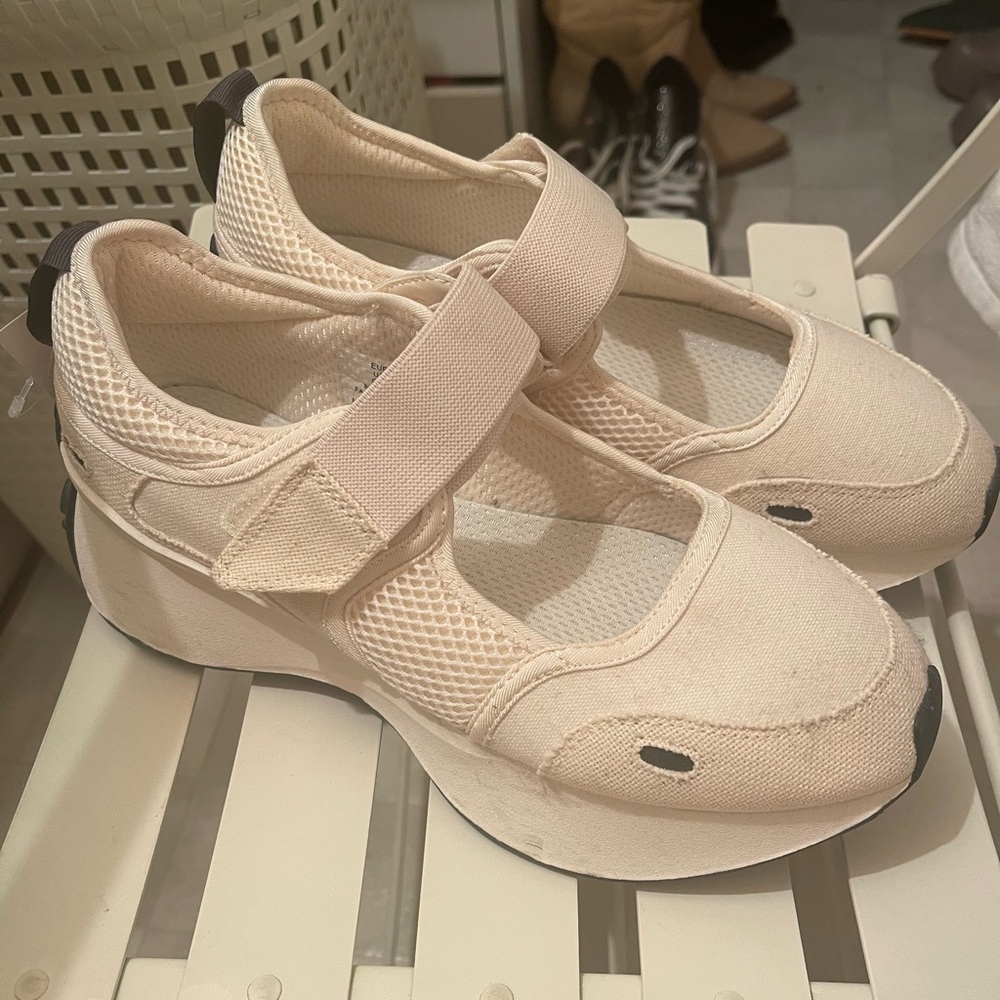 NWT! Platform Sneakers